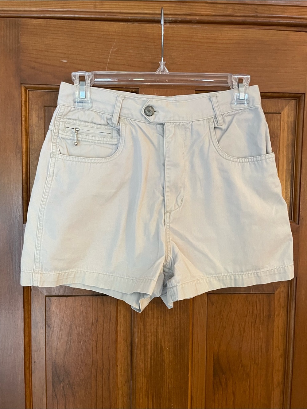 Arizona Jean Company Junior’s Light Beige High Waist AZ Khakis Shorts, Size 5
